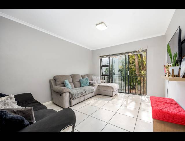 2 BEDROOM APARTMENT FOR SALE IN SILVER OAKS